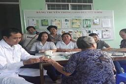 Khám bệnh cho người cao tuổi và người nghèo của trạm Y tế Đông xuyên kết hợp đoàn khám của bệnh viện tim mạch An giang