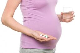 FDA: Khuyến cáo tránh sử dụng các NSAID cho phụ nữ mang thai từ 20 tuần tuổi trở lên vì có thể dẫn đến thiểu ối