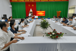 Trung tâm Y tế thành phố Long Xuyên tổ chức hội nghị cán bộ chủ chốt,  thực hiện lấy ý kiến về việc bổ nhiệm lại Giám đốc và các Phó giám đốc